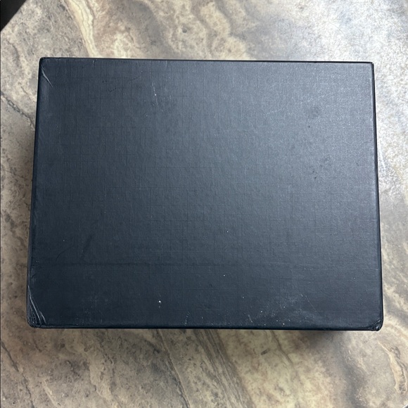 CHANEL Black Gift Set Packaging - Picture 5 of 7